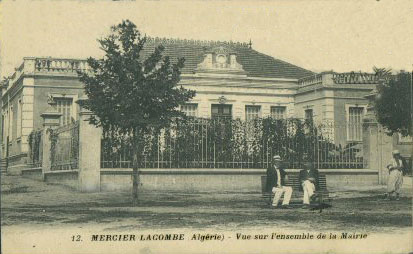 Fichier:Mercier Lacombe Mairie.jpg