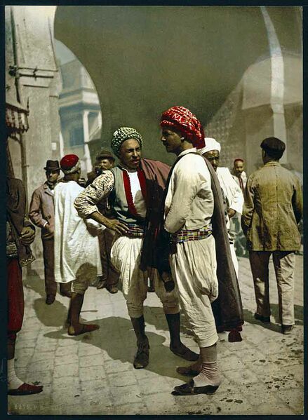 Fichier:Tunisie costumes hommes 188.jpg