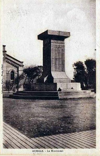 Fichier:Aumale Monument aux Morts.jpg