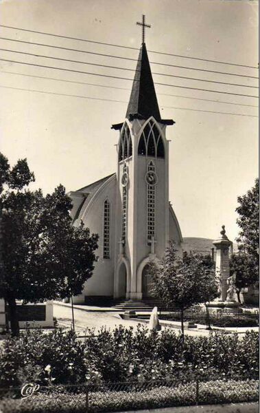 Fichier:Eglise inkermann 1960.jpg