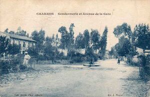 Charron avGare.jpg