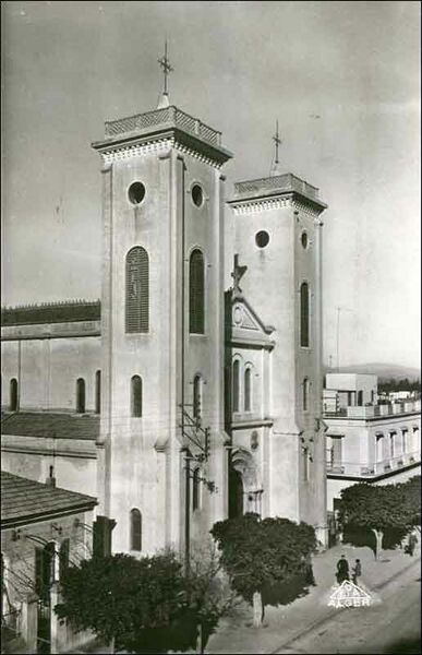 Fichier:Eglise orleansville ext1.jpg