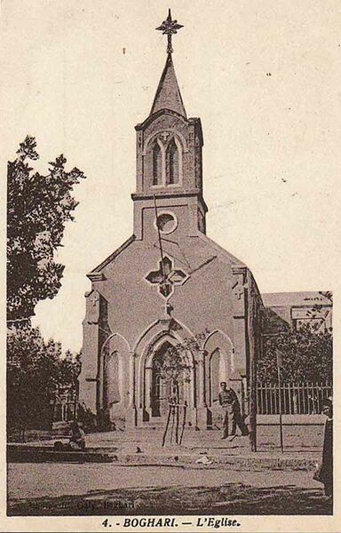 Fichier:Eglise boghari bw.jpg