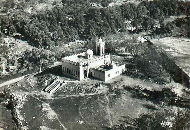 Fichier:Azazga avion mosquee.jpg