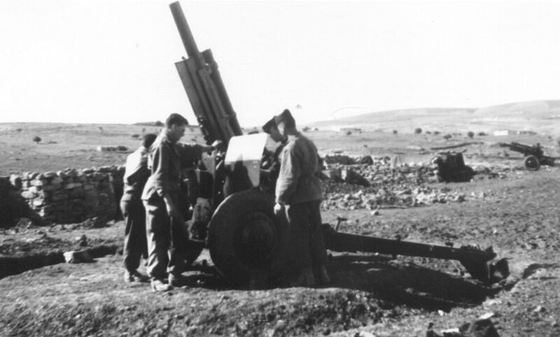 Fichier:Obusier 105 Tir.jpg