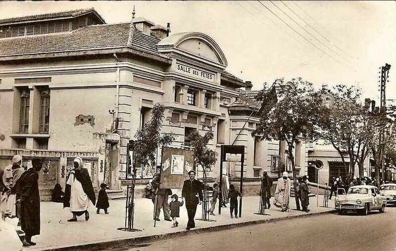 Fichier:Mairie boghari bw60.jpg