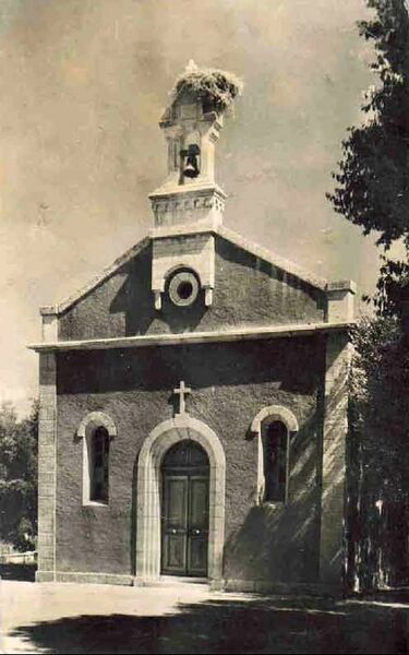 Fichier:Eglise palat cigognes.jpg