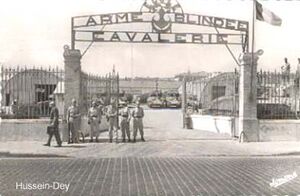 Hussein-Dey Arme blindée.jpg