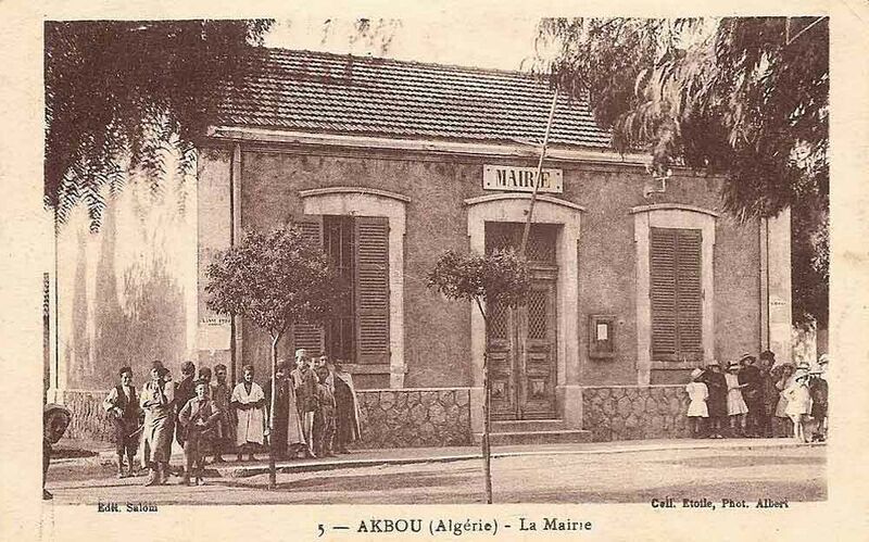 Fichier:Mairie akbou.jpg