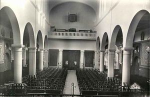 Eglise orleansville int2.jpg