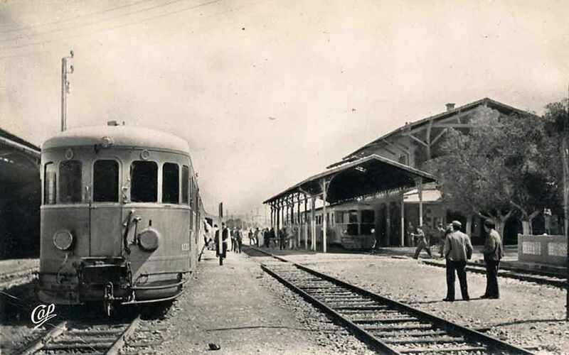 Fichier:Biskra autorails.jpg